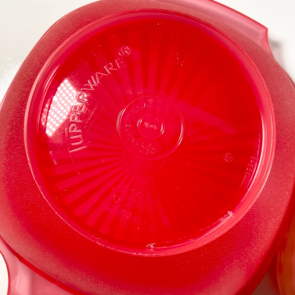 Two Tupperware Servalier Bowls in Shades of Pink 838 and 840 - Picture 13 of 13
